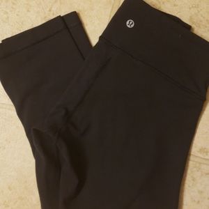 Lululemon 21 in capri leggings